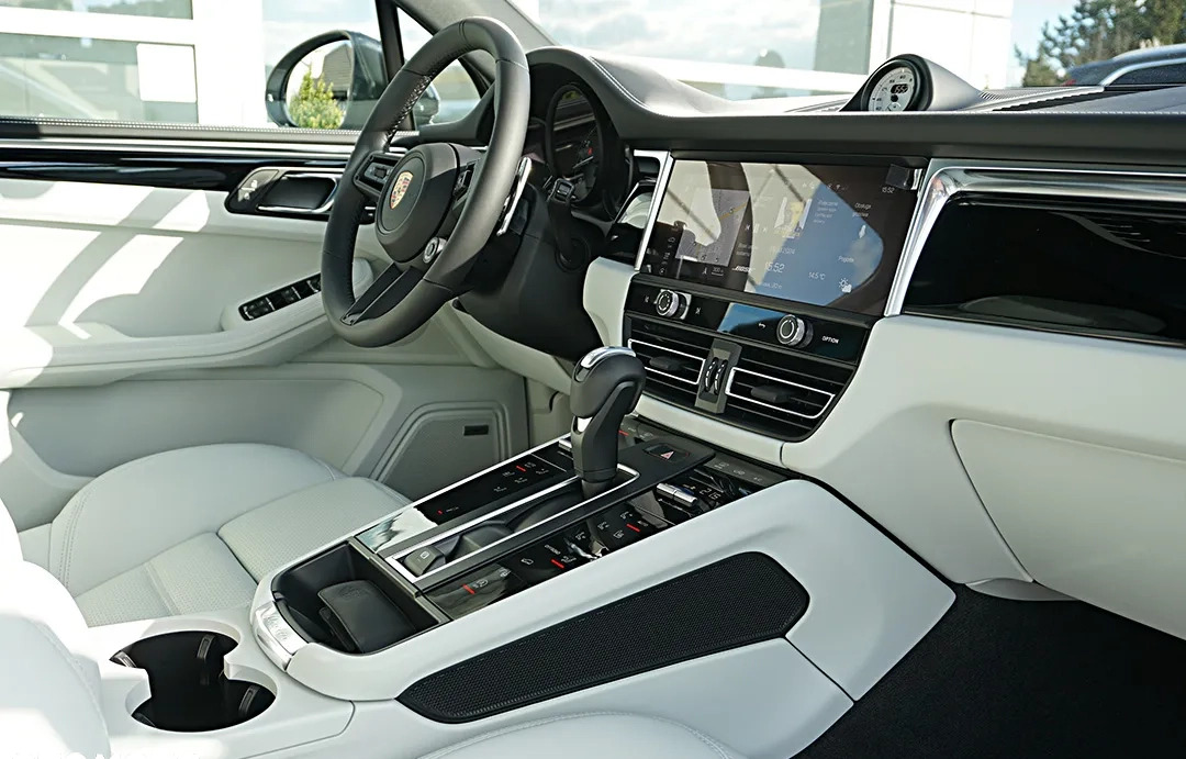 Porsche Macan cena 369000 przebieg: 1000, rok produkcji 2023 z Lipsko małe 781